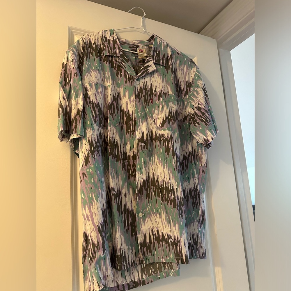 Levi’s Men’s Relaxed-Fit Camp Collar Shirt